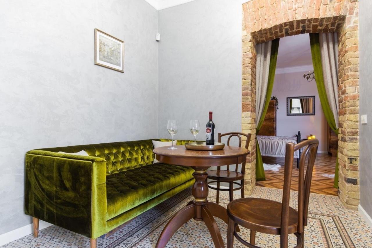 смольського, 6 Apartment